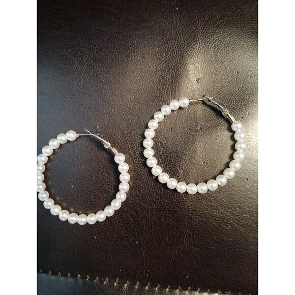 Faux Pearl Hoop Earrings Hoops - Picture 4 of 7